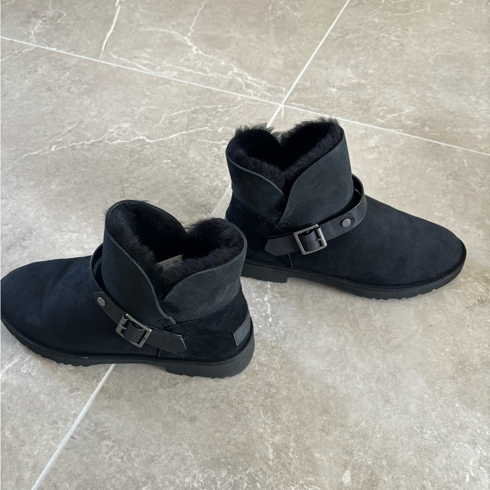 Ugg Romely ankle boots. Worn once